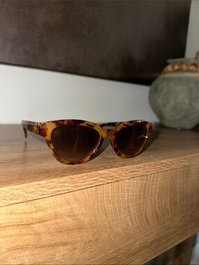 Brand new sunglasses Tortoise🤎